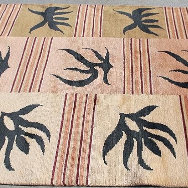RSG4885 Gorgeous Modern Design Hand Made Tibetan Woolen Area Rug 4.7 Feet X 6.7 Feet Made in Nepal