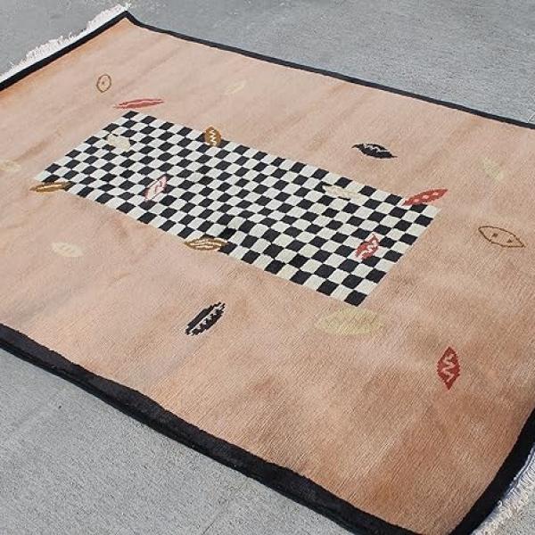 RSG4745 Gorgeous Modern Design Hand Made Tibetan Woolen Area Rug 4.7 Feet X 6.7 Feet Made in Nepal