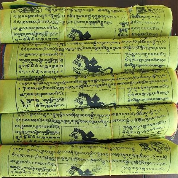 F646 Very Artistic Tibetan Prayer Flags Medium 5 Rolls Pkt Hand Crafted in Nepal